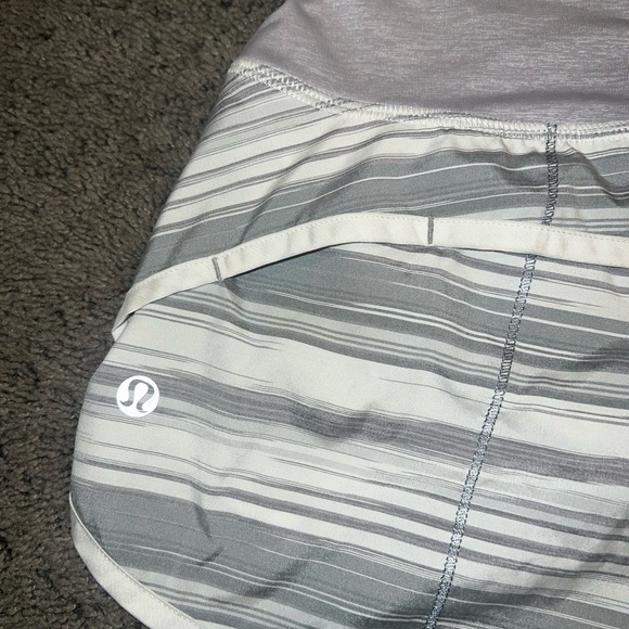 Lululemon Run: Speed Short
Twisted Stripe Fossil / White / Metallic Silver - Picture 3 of 4